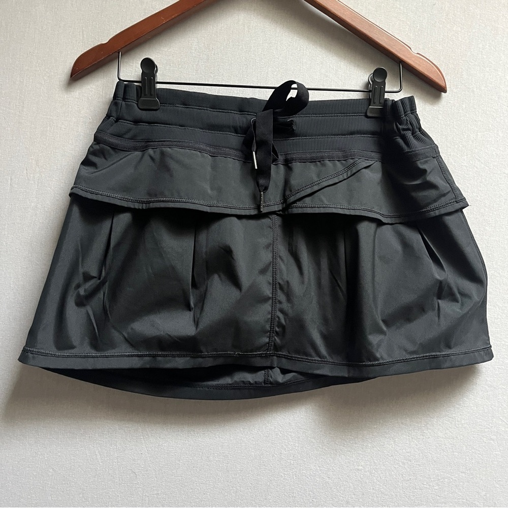 Lululemon Black Athletic Skort with Drawstring Waist Sz 8